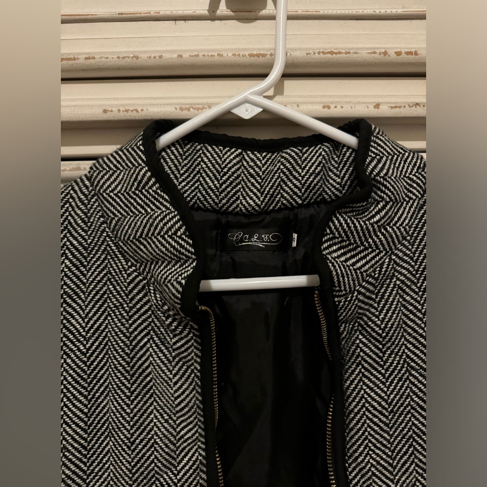Grayish/black winter vest - Picture 4 of 5